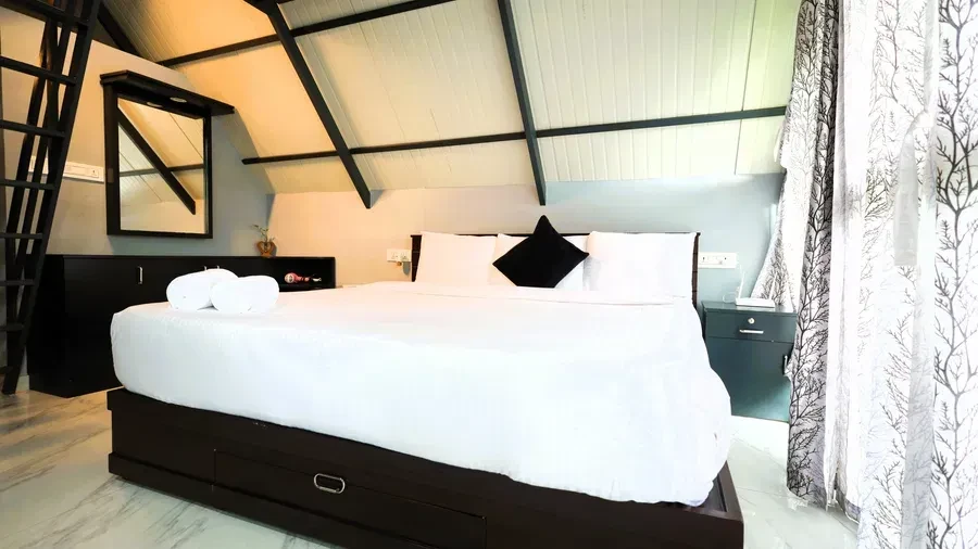 Family Suite with Private Balcony — photo 2