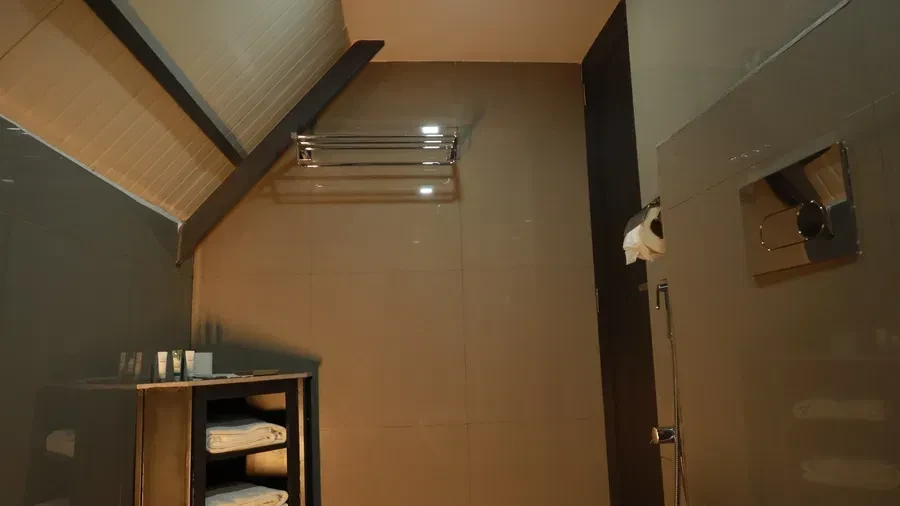 Family Suite with Private Balcony — photo 12